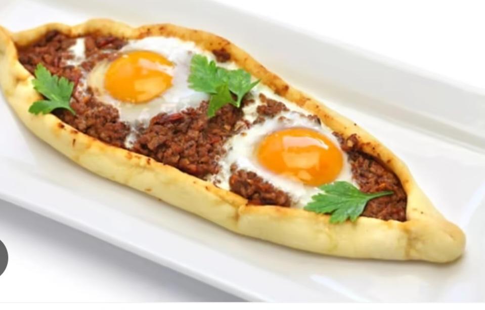 Qiyməli yumurtalı pidə