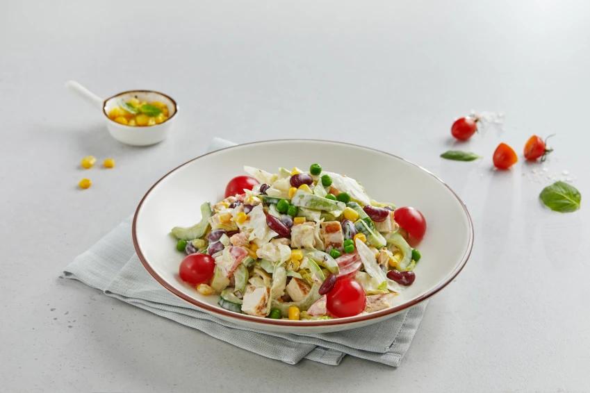 Ranch chicken salatı