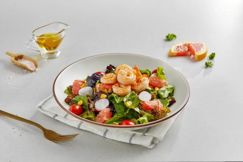 Greypfrutlu krevetkalı salat