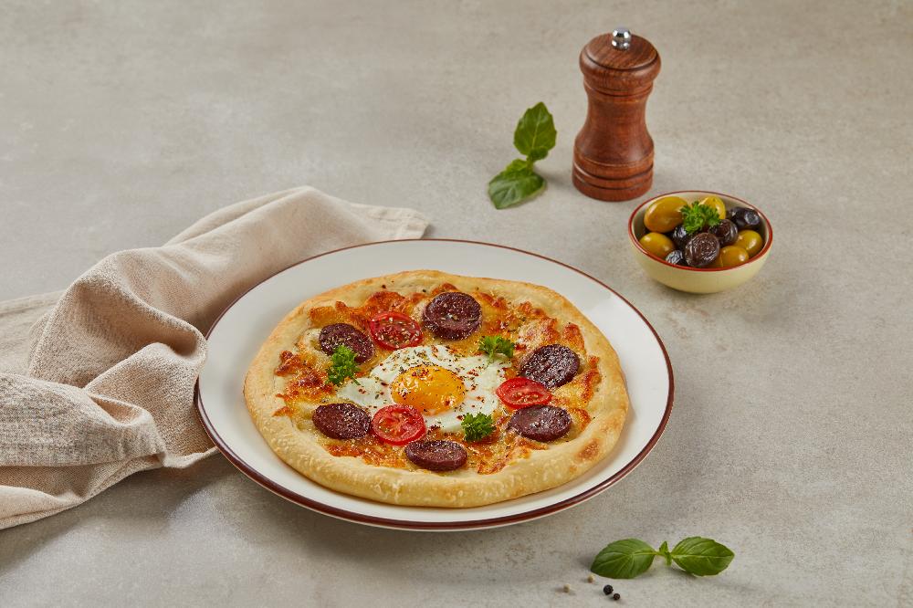 Sucuklu yumurtalı pide 
