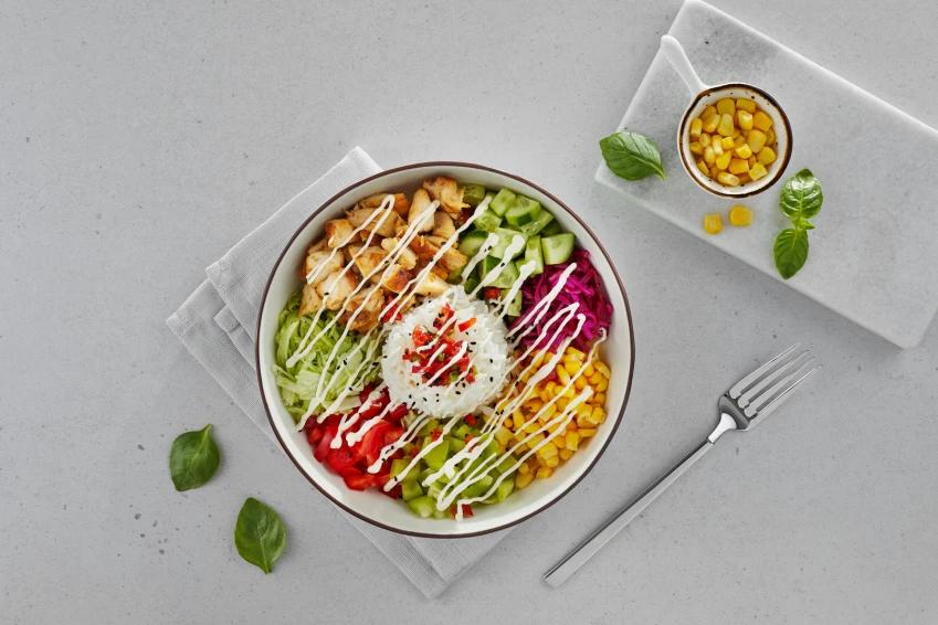 Sezar souslu Toyuq Bowl