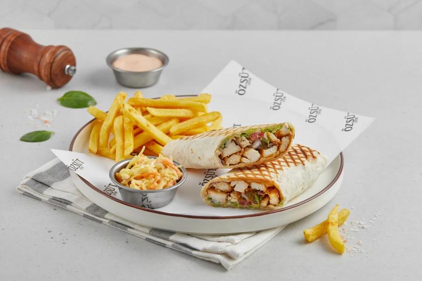 Fried chicken wrap with ranch sauce