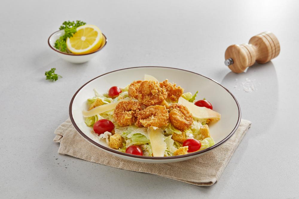 Sezar salatı krevetkalı