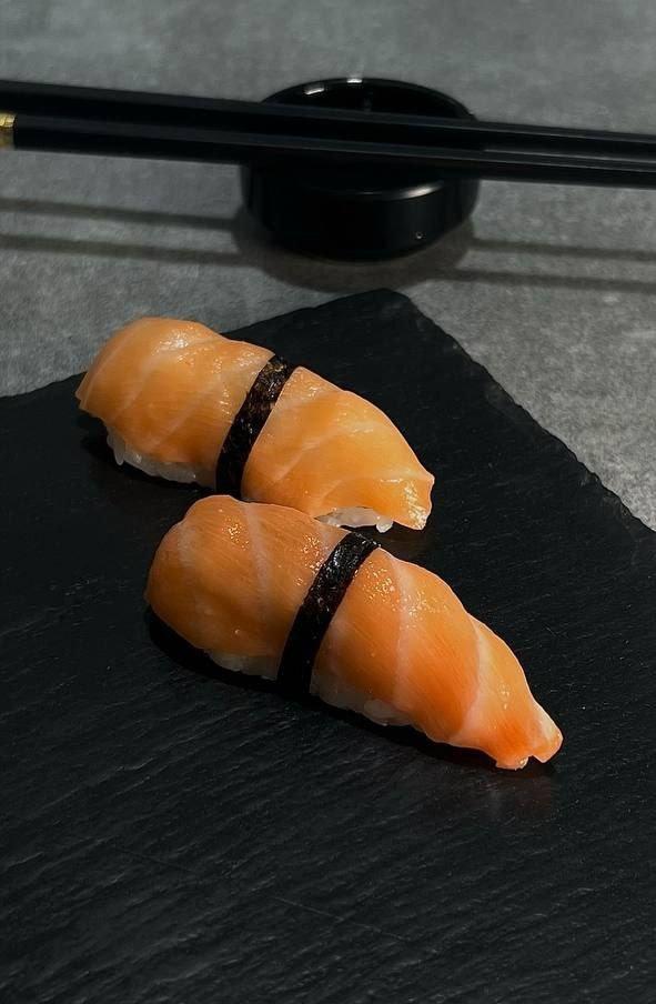  Niguiri Salmon