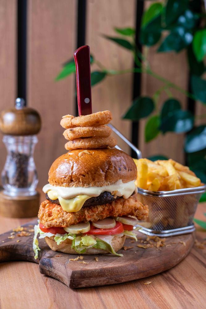 CHILL & GRILL SPECIAL BURGER