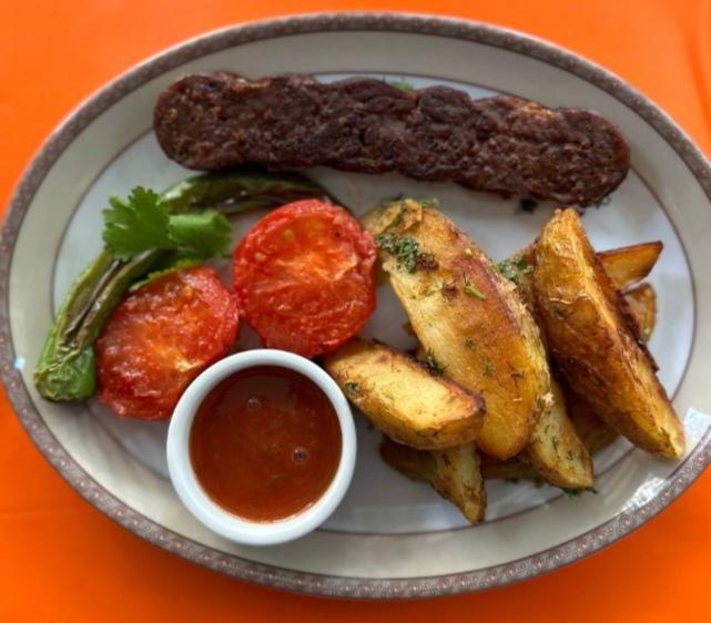 Lülə kabab (Newer foods Türkiyə)