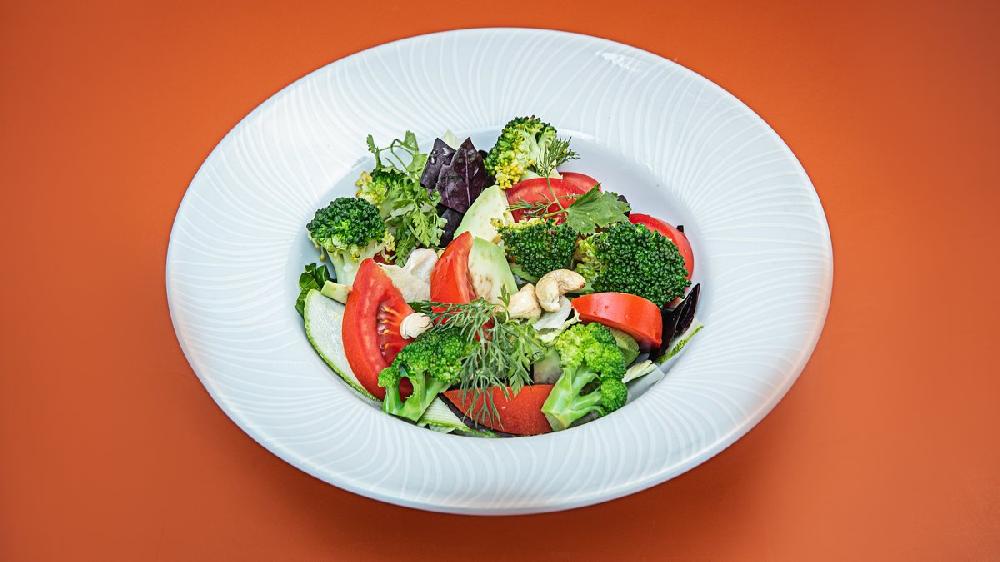 Brokoli & Avokado Salatı 