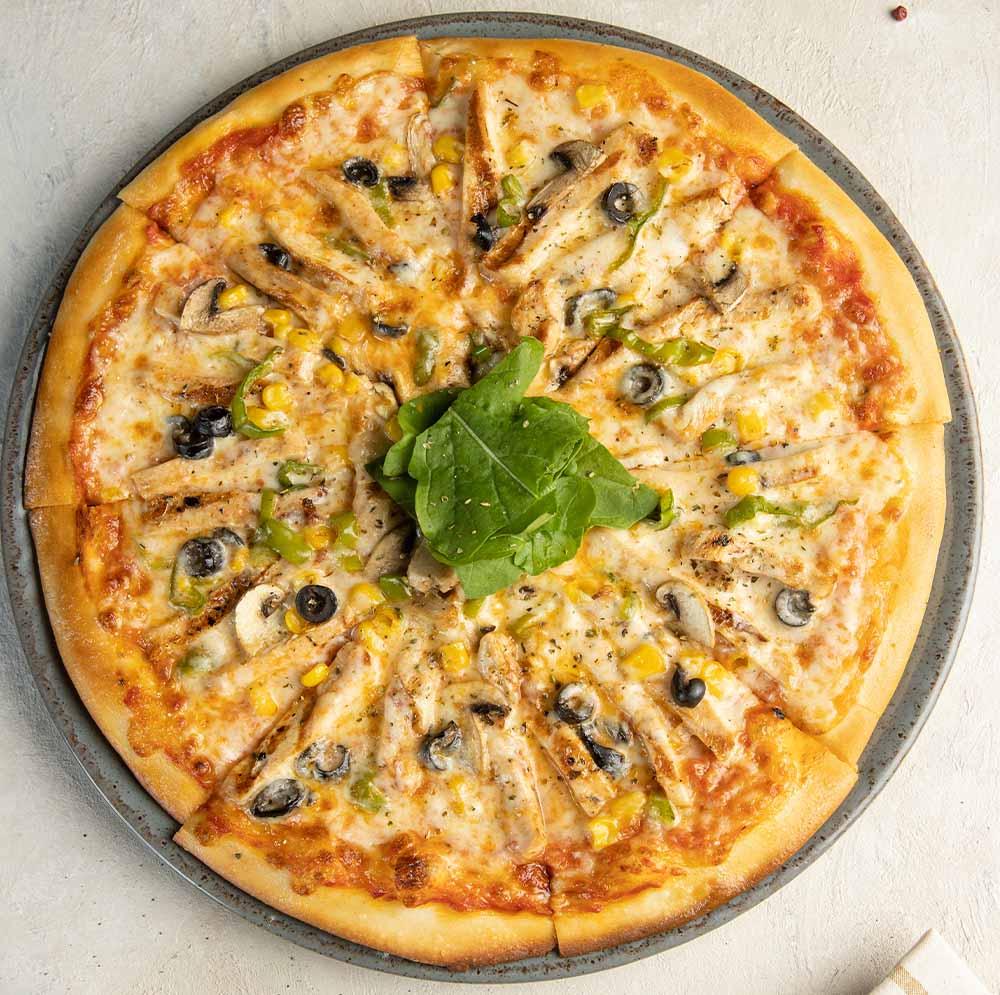 Pizza toyuqlu və göbələkli