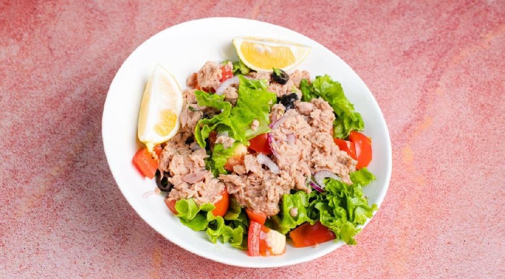 Tuna salatı 