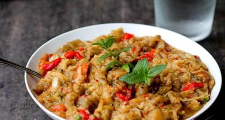 Közdə badımcan salatı