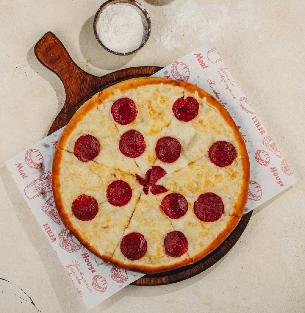 Sucuklu  Pizza