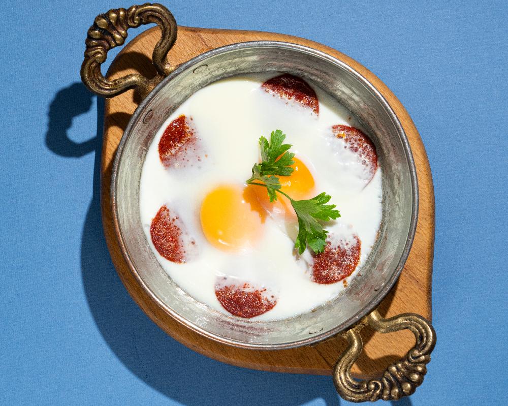 Sahanda Sucuqlu Yumurta