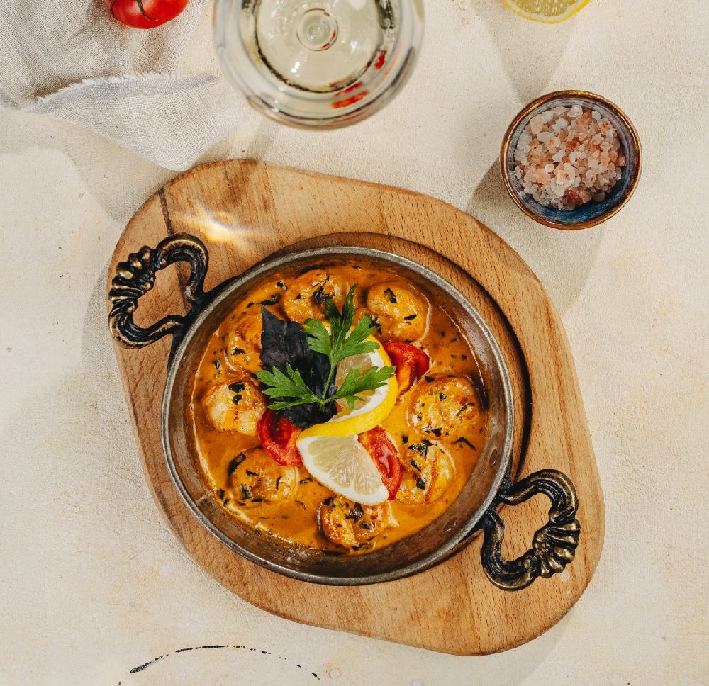 Krivetka qaymaqlı sous ilə