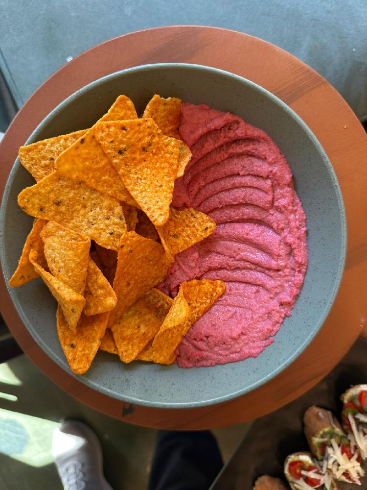 Humus & Chips