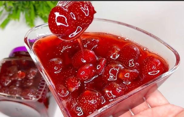 Çiyələk mürəbbəsi