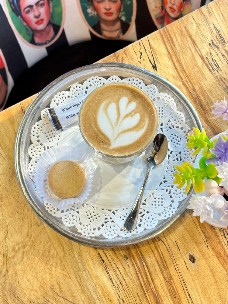 FLAT WHITE