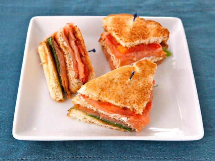 Clab sandwich smonke salmon