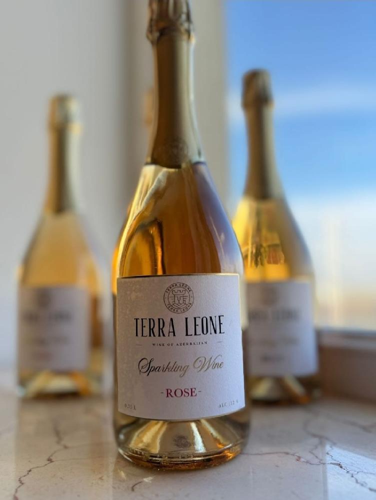 Sparkling wine "Rose"