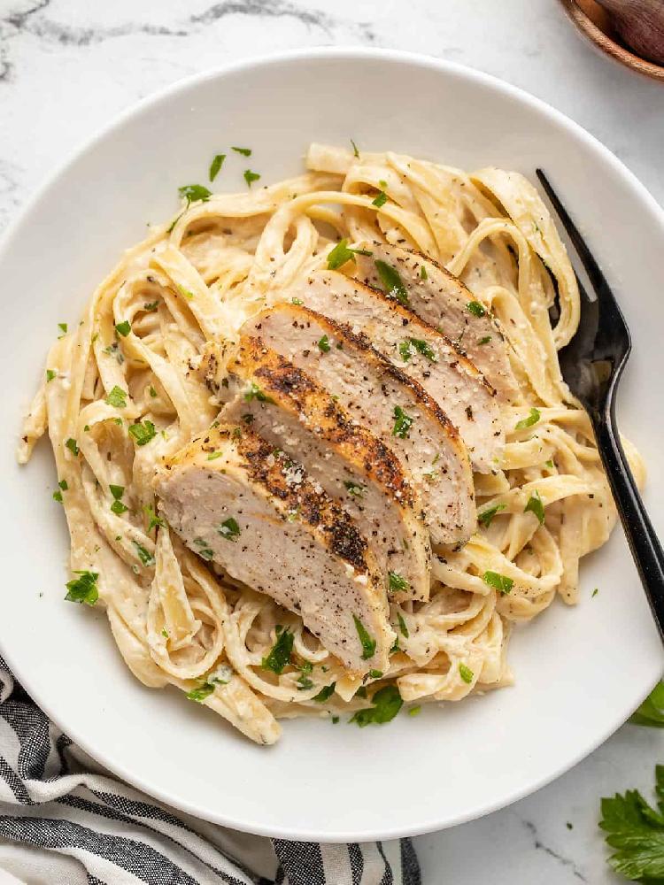 Pasta chicken alfredo