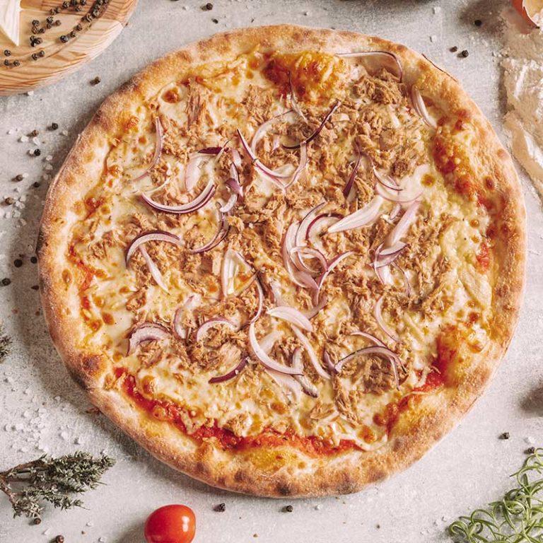 Tuna pizza