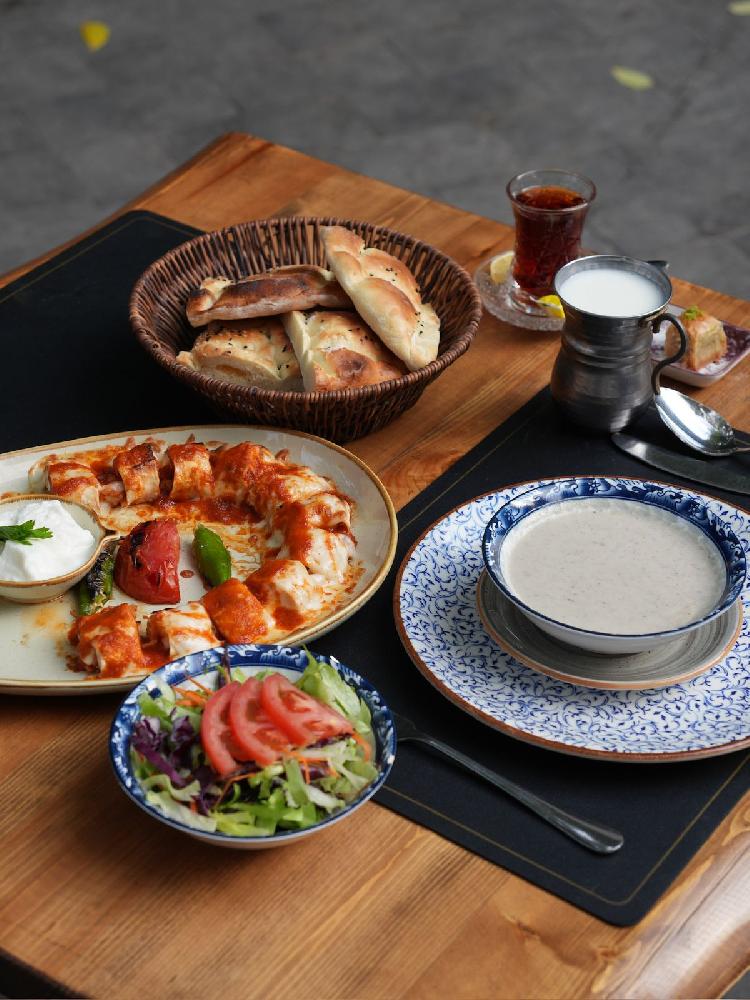 BEYTİ TAVUK ADANA KEBABLI LUNCH