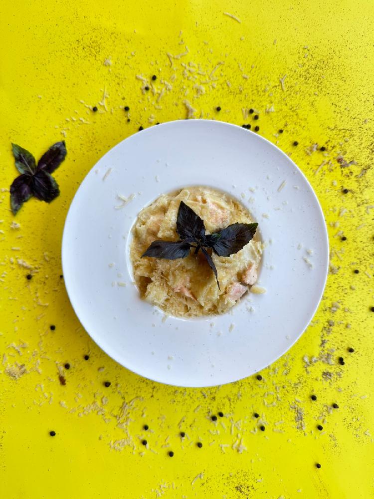 Fettuçini qızılbalıq ilə