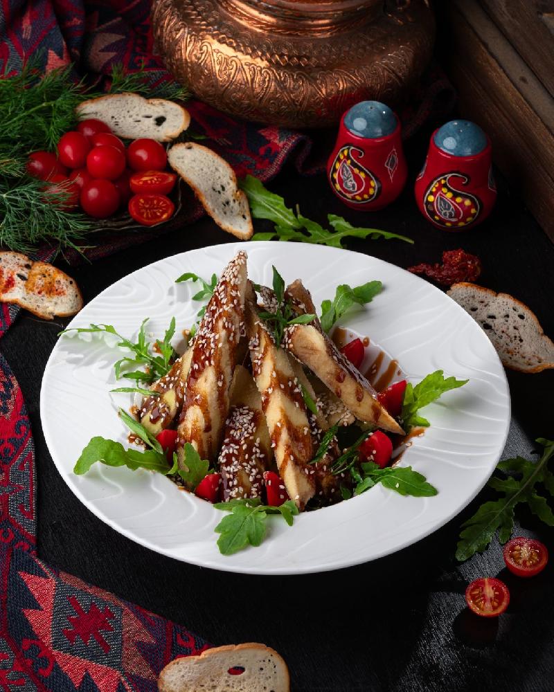 Xırt-xırt badımcan salatı