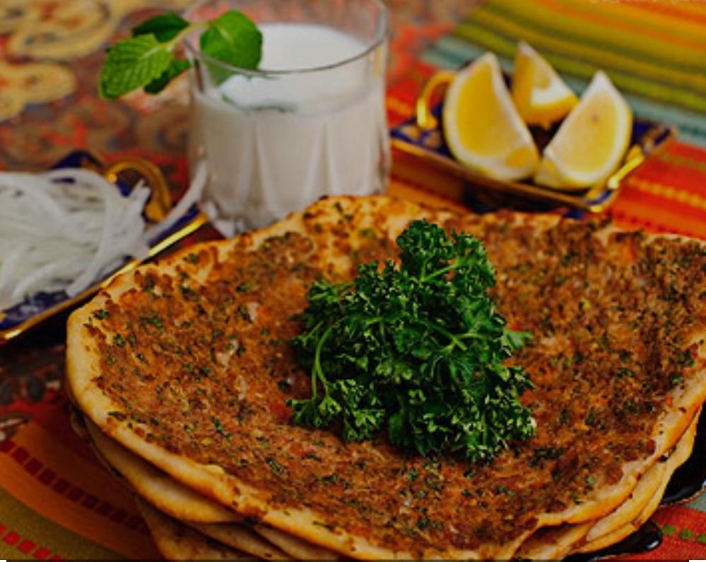 2  sadə lahmacun + ayran.