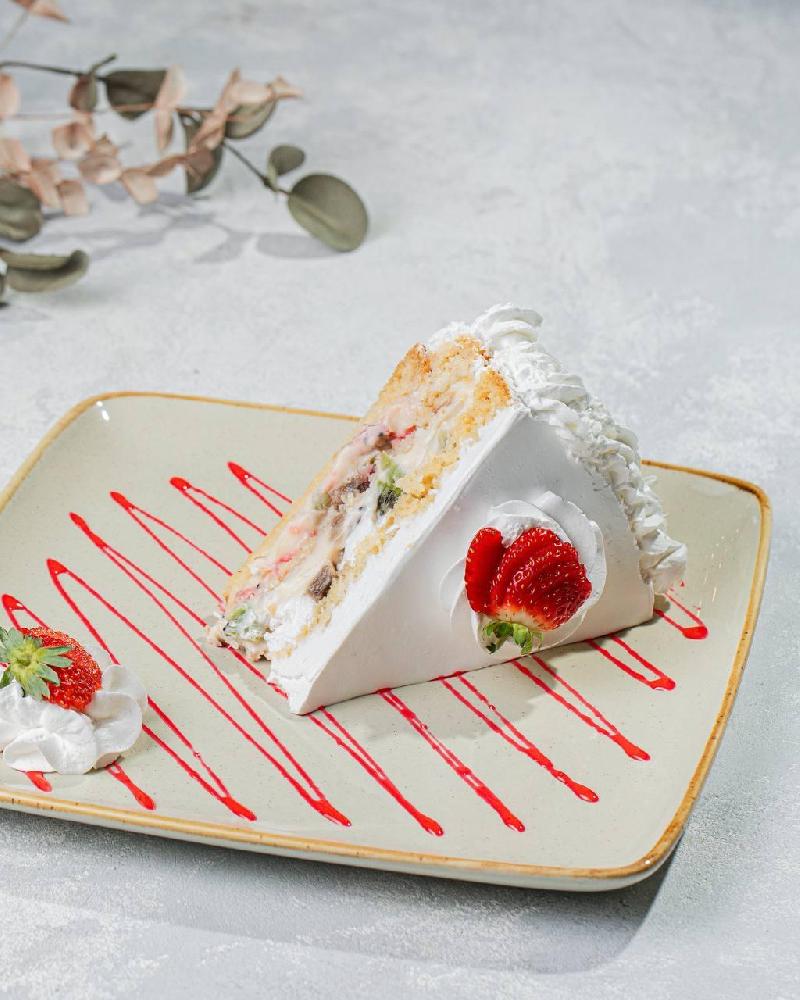 Çiyələkli Tort