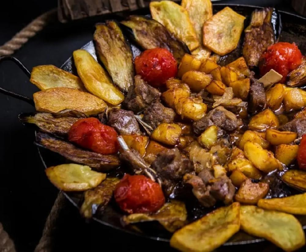 Sac quzu əti ilə (2 nəfərlik)