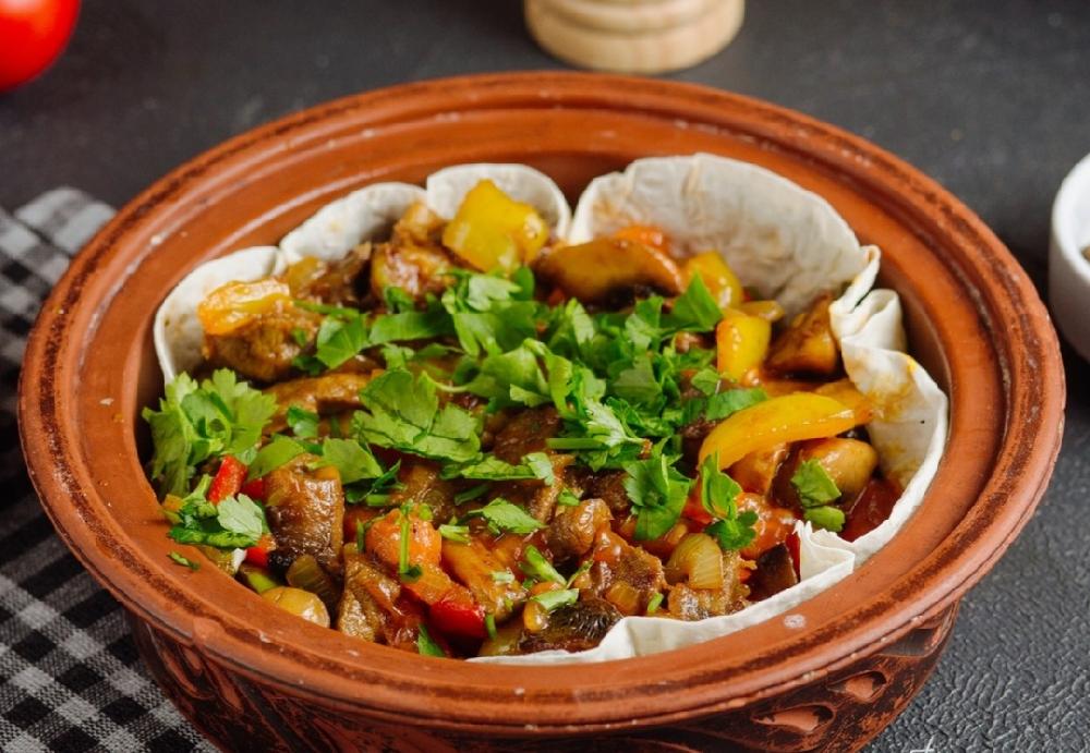 Çoban qovurma (Quzu əti ilə)