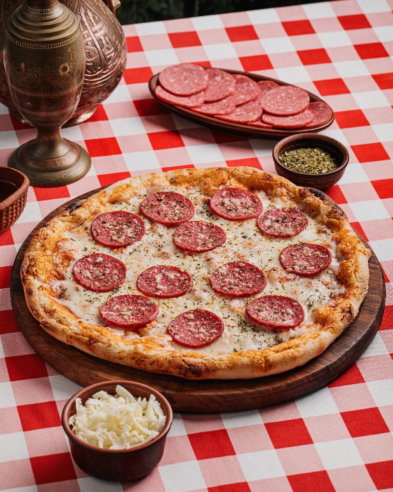 Salami  pizza