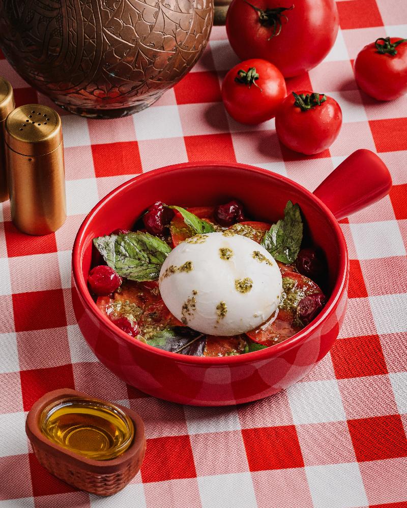 Burrata salatı