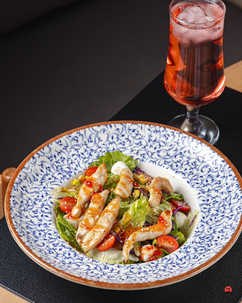 Toyuq salatı