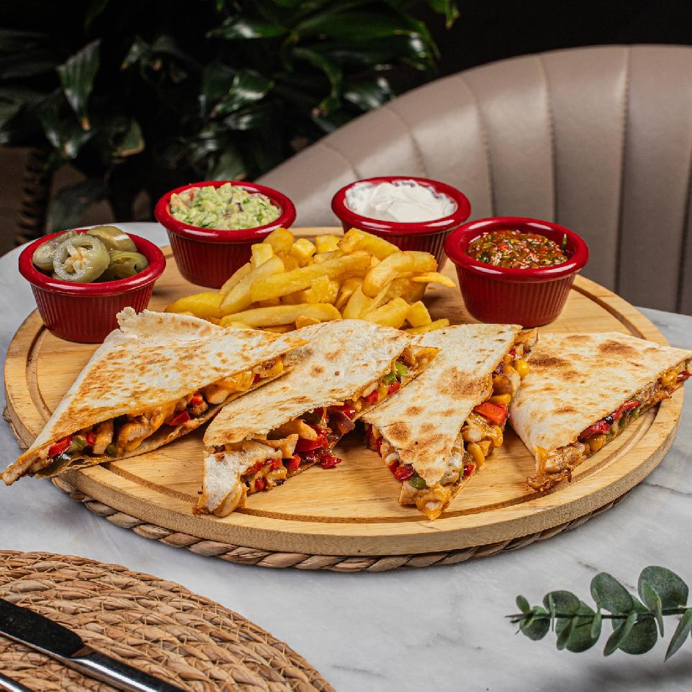 Toyuq Quesadilla