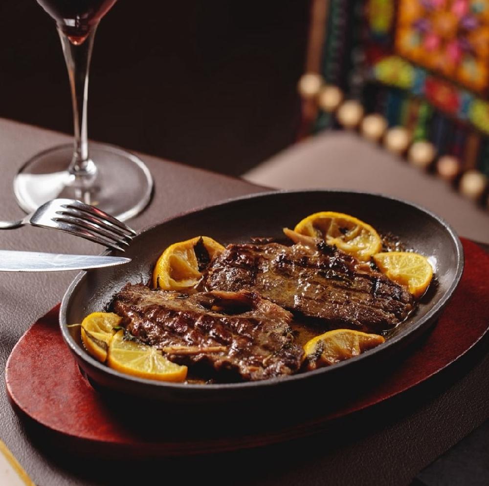 Ağ Şəhər Steak