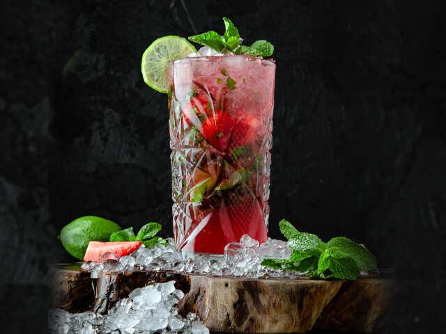 Çiyələkli Mojito