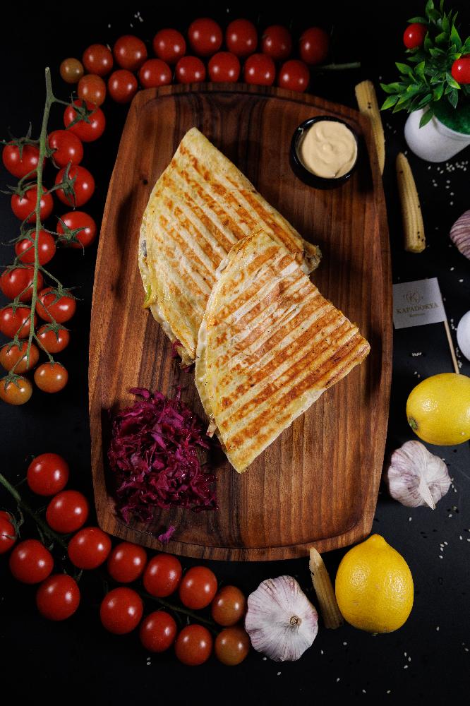 Quasadella Toyuqlu (450qr)