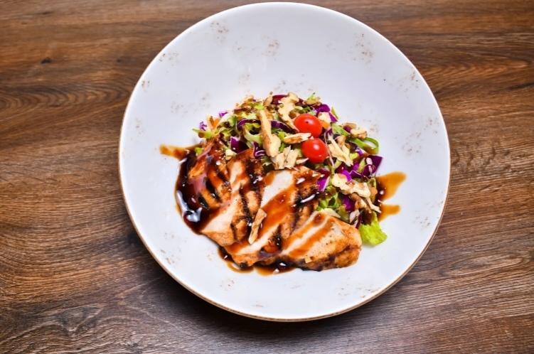 Xırçıltılı Toyuq Salatı