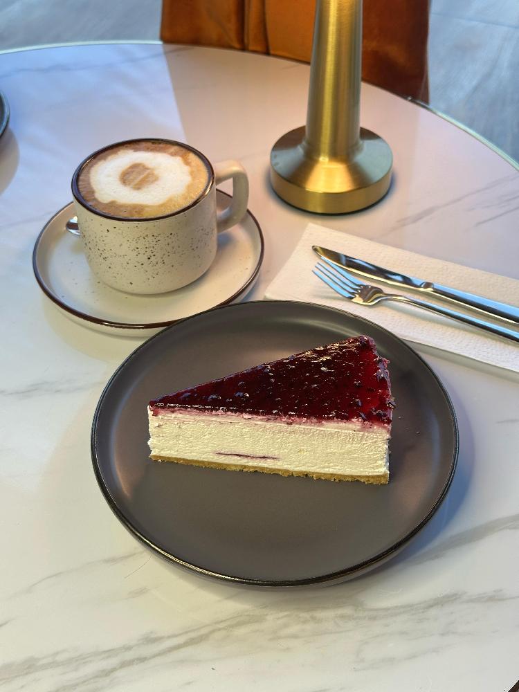 Qarağatlı cheesecake  