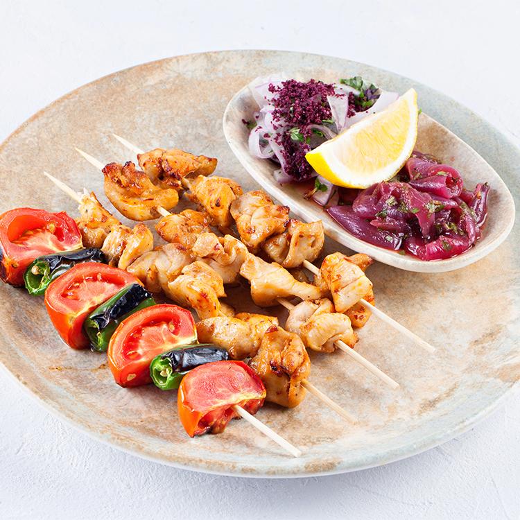 Toyuq filesi şişdə
