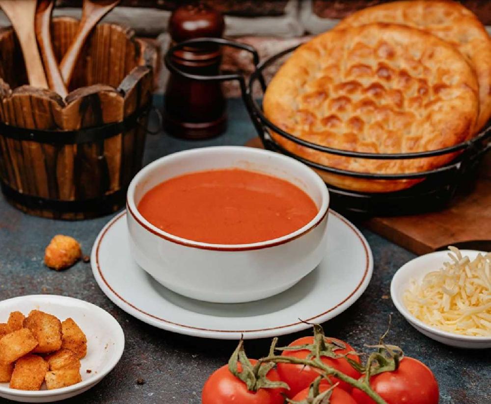 Tomat şorbası