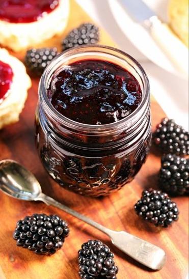 Böyürtkən mürəbbəsi