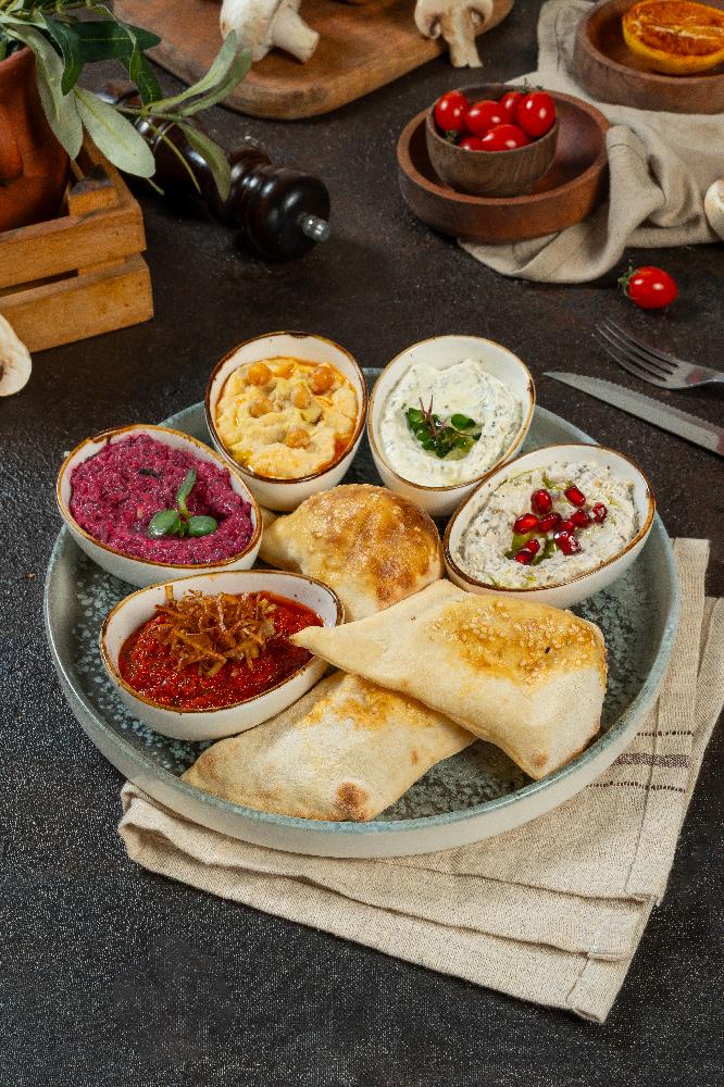 Məzə boşqabı