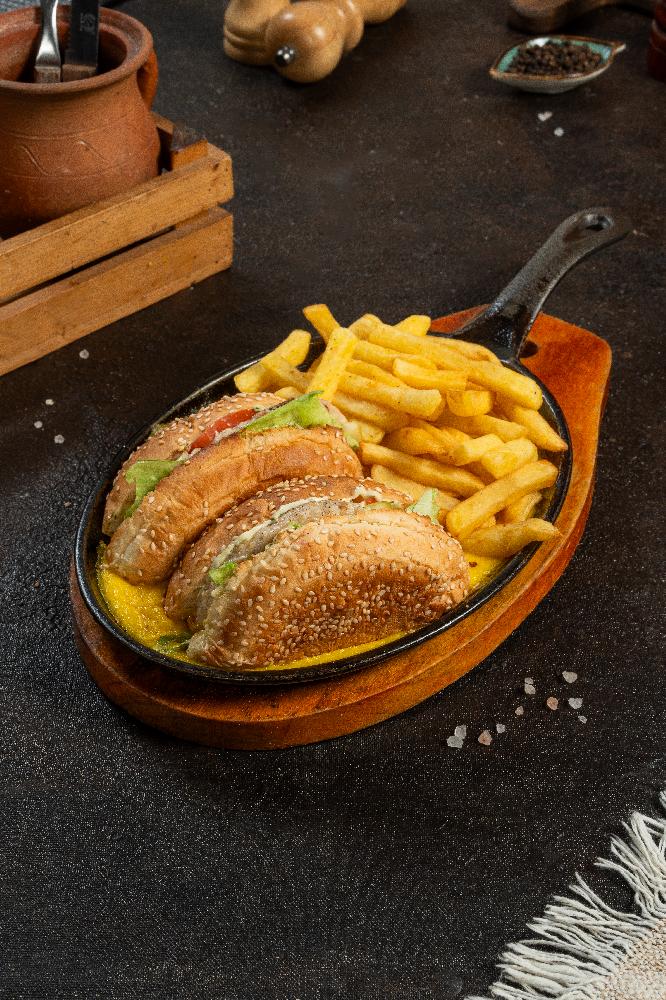 Pendirli toyuq burger