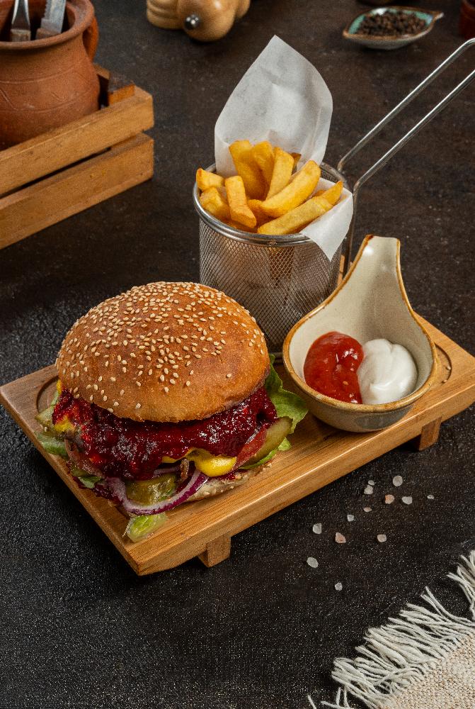 Dana burger albalı sousunda
