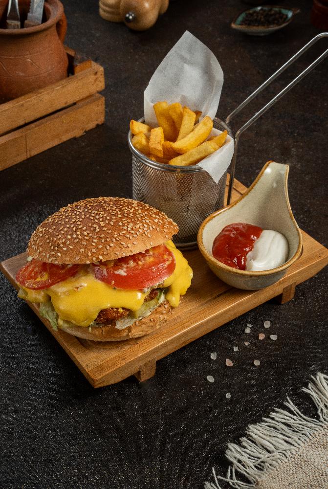 Xırçıltılı toyuq burger