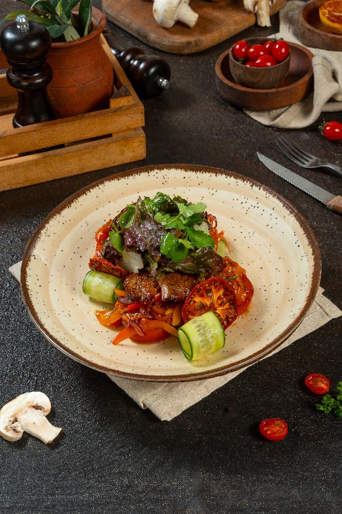 Thai beef salat