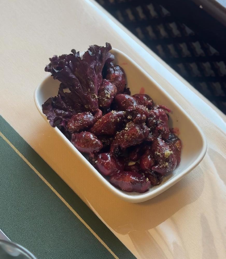 Toyuq ürəyi zoğal sousunda