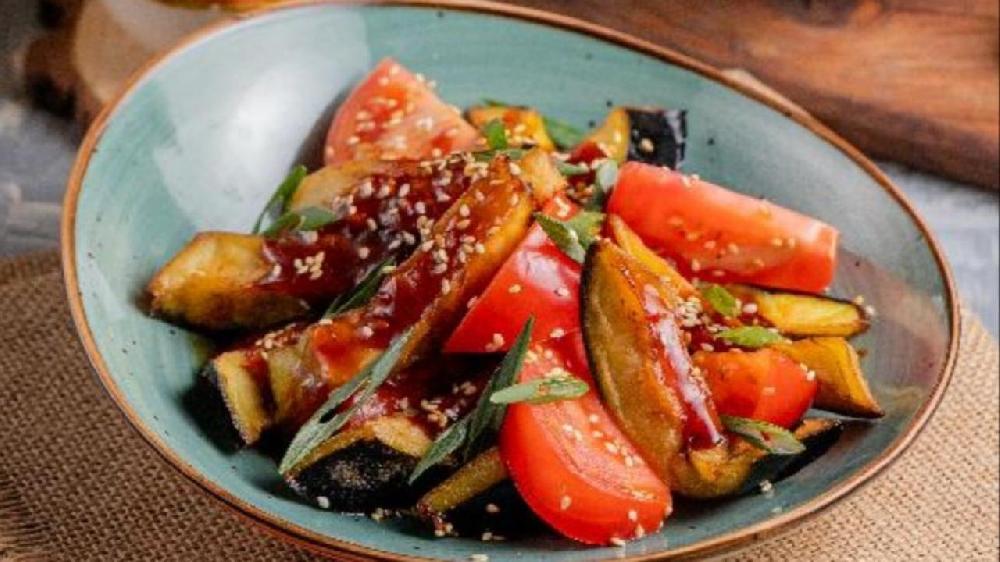 Xırçıltılı badımcan salatı 